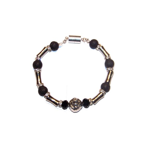 Luxe Lion Head Beaded Bracelet - Picture 6 of 8